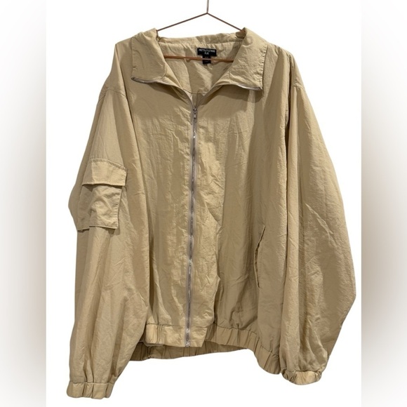 PRETTY LITTLE THING PLUS Beige Windbreaker Size 22 VGUC - Picture 1 of 2